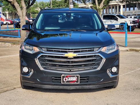 Used 2018 Chevrolet Traverse Premier w/ Driver Confidence II Package FWD image 2
