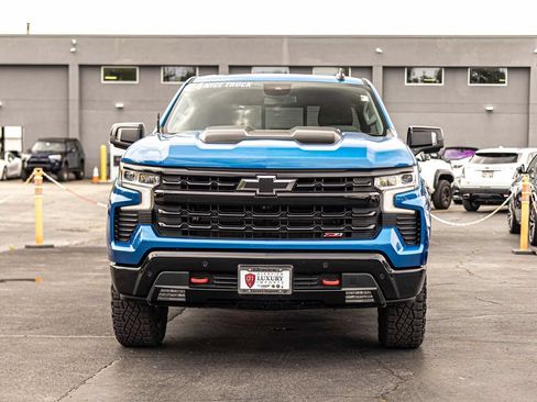 Used 2024 Chevrolet Silverado 1500 LT Trail Boss w/ LT Trail Boss Premium Package AWD/4WD image 2