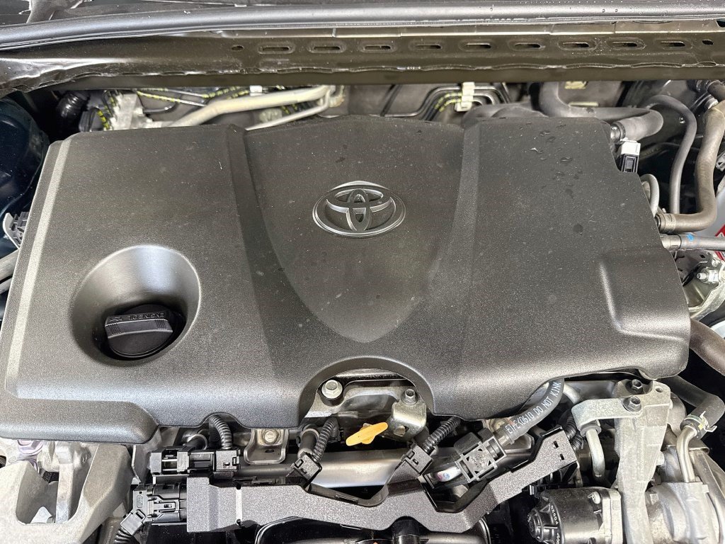 Used 2020 Toyota Camry SE FWD image 37