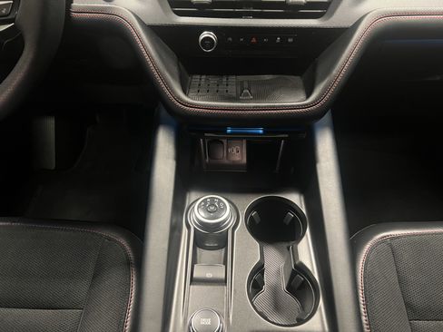 Used 2025 Ford Explorer ST image 22