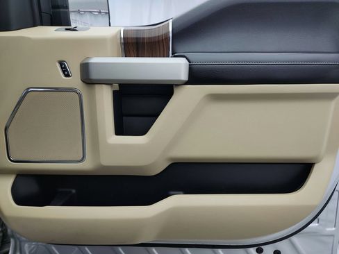 Used 2017 Ford F150 Lariat w/ Equipment Group 502A Luxury AWD/4WD image 34