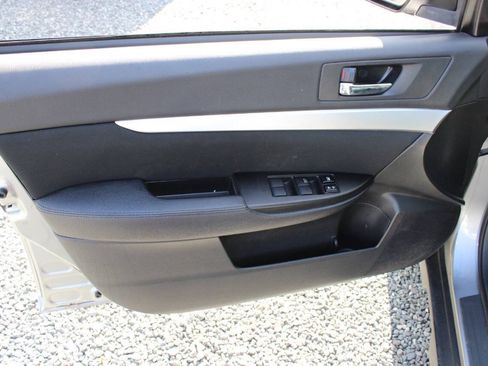 Used 2011 Subaru Outback 2.5i Premium w/ All-Weather Pkg AWD/4WD image 19