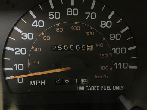 Used 1989 Toyota Pickup SR5 AWD/4WD image 3