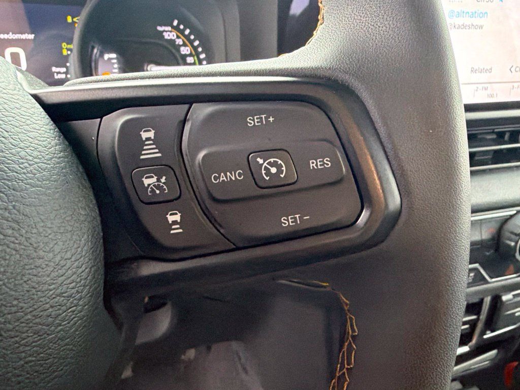 Used 2024 Jeep Wrangler Unlimited AWD/4WD image 15