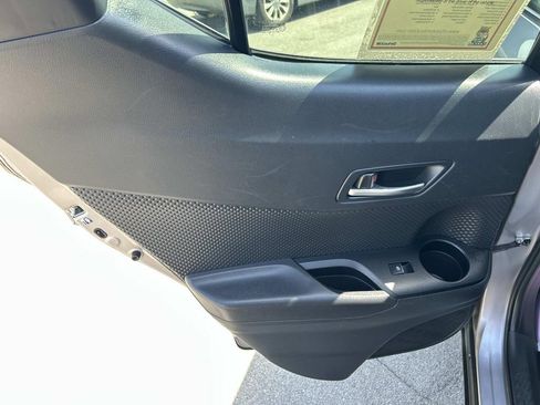 Used 2018 Toyota C-HR XLE image 18