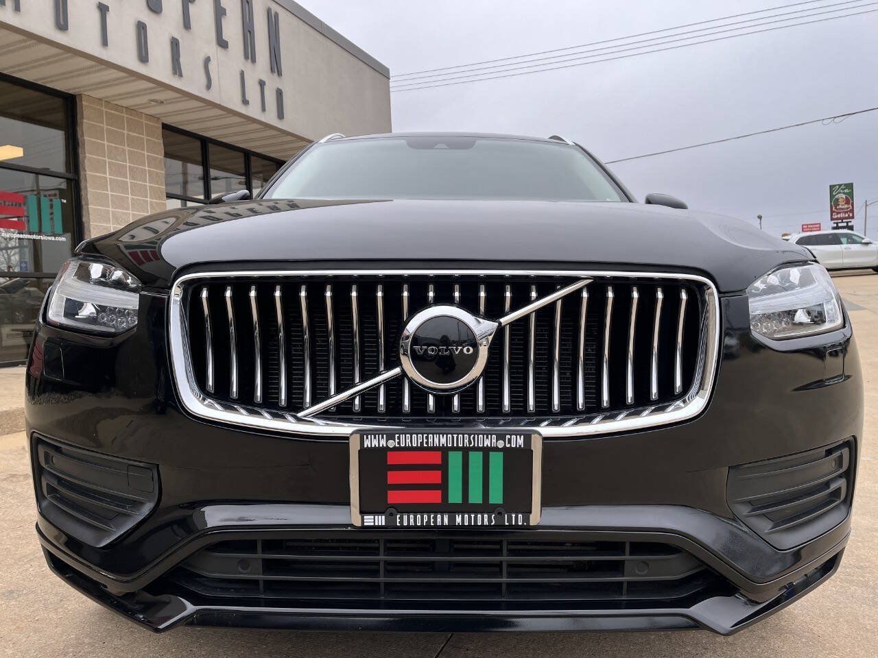 Used 2022 Volvo XC90 T6 Momentum w/ Climate Package AWD/4WD image 7