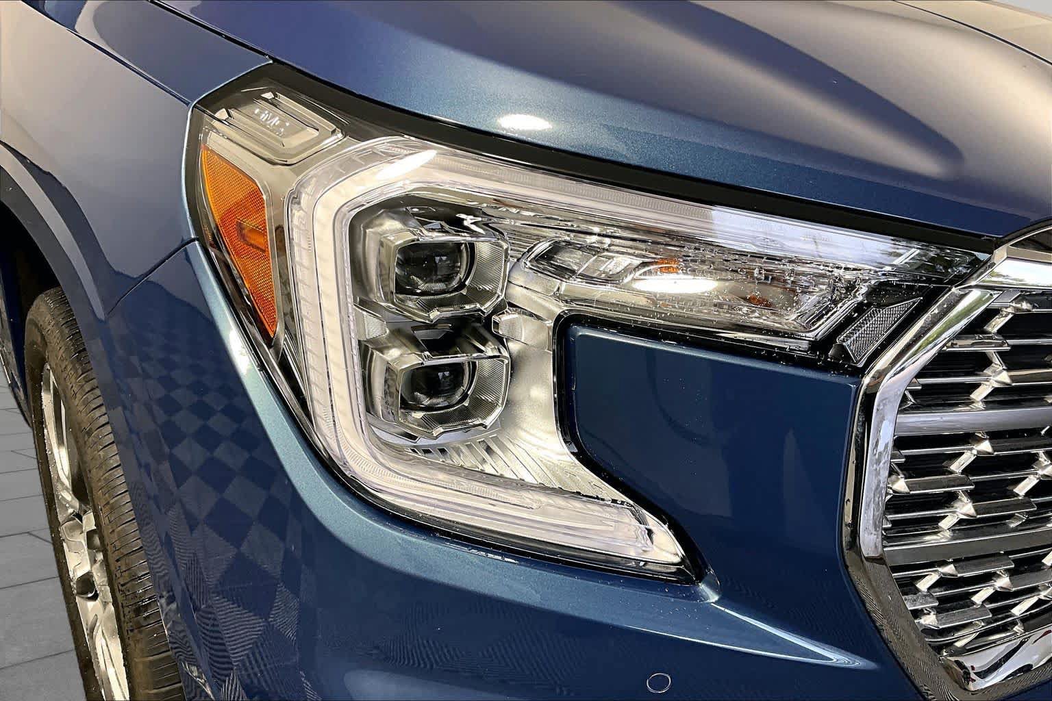 Used 2024 GMC Terrain Denali AWD/4WD image 26