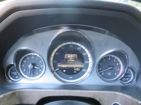 Used 2013 Mercedes-Benz E 350 4MATIC Sedan image 15