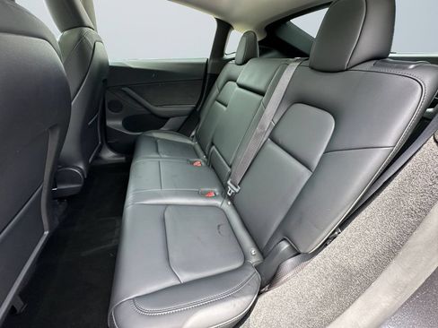 Used 2024 Tesla Model Y Long Range RWD image 13