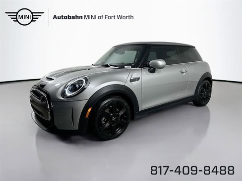 Used 2024 MINI Cooper SE image 1