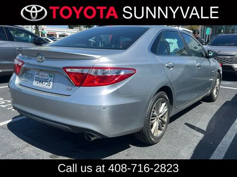 Used 2017 Toyota Camry SE image 2