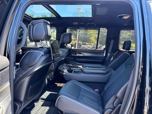 Used 2024 Jeep Grand Wagoneer Series III w/ Rear Seat Video Group 1 AWD/4WD image 13