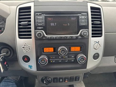 Used 2015 Nissan Frontier SV w/ SV Value Truck Package AWD/4WD image 29