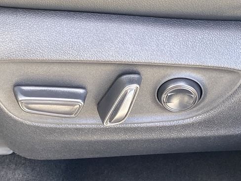 Certified 2025 Toyota Grand Highlander AWD image 30