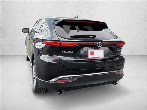 Certified 2024 Toyota Venza XLE image 13