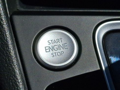 Used 2021 Volkswagen Jetta R-Line w/ R-Line Cold Weather Package FWD image 22