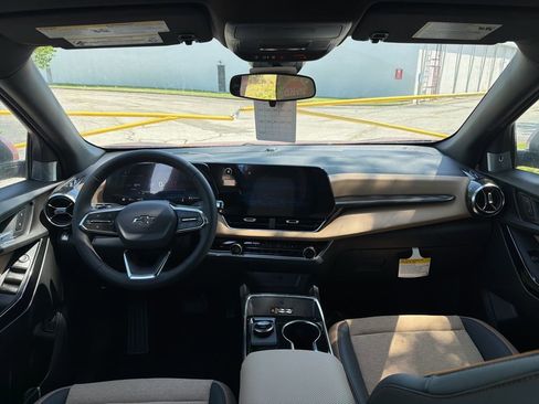 New 2026 Chevrolet Equinox ACTIV AWD/4WD image 5