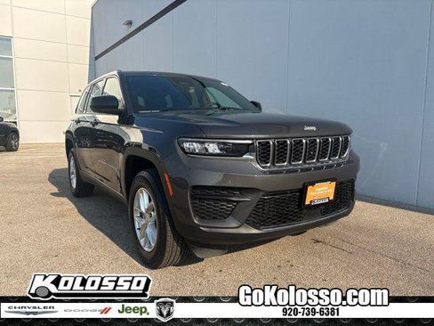 Certified 2025 Jeep Grand Cherokee Laredo X AWD/4WD image 1