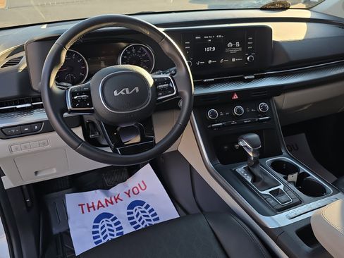 Used 2024 Kia Carnival LX image 15