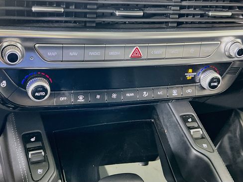 Used 2022 Kia Telluride EX w/ EX Premium Package AWD/4WD image 16