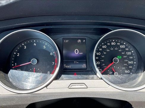 Used 2019 Volkswagen Tiguan SE image 10