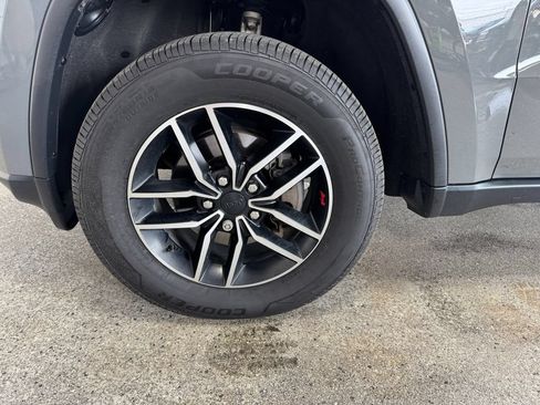 Used 2020 Jeep Grand Cherokee Trailhawk w/ Trailhawk Luxury Group AWD/4WD image 28
