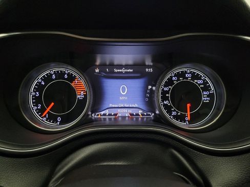 Used 2019 Jeep Cherokee Limited w/ Luxury Group image 23