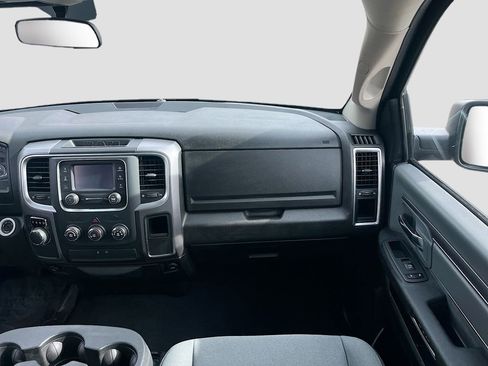 Used 2022 RAM 1500 Classic SLT RWD image 22