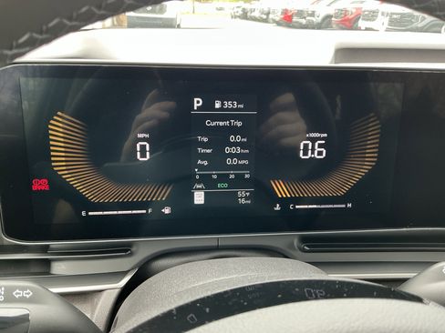 New 2026 Kia Carnival EX FWD image 17