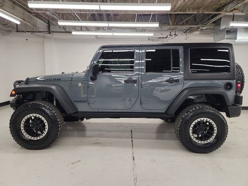 Used 2015 Jeep Wrangler Unlimited Rubicon w/ Connectivity Group image 8
