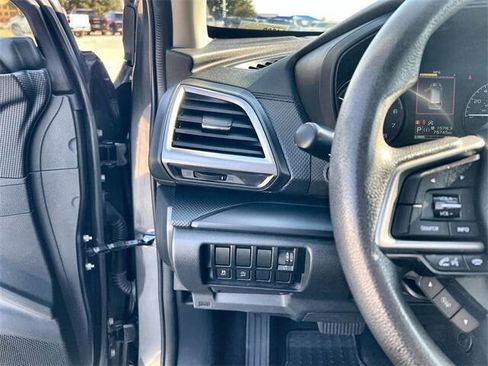 Used 2019 Subaru Forester Base AWD 4dr Crossover w/ Alloy Wheel Package image 16