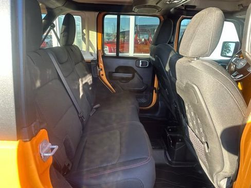 Used 2021 Jeep Wrangler Unlimited Rubicon AWD/4WD image 12