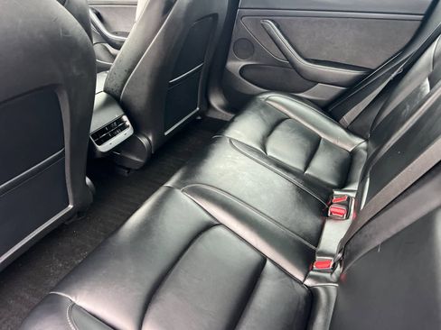 Used 2021 Tesla Model 3 Standard Range Plus image 4