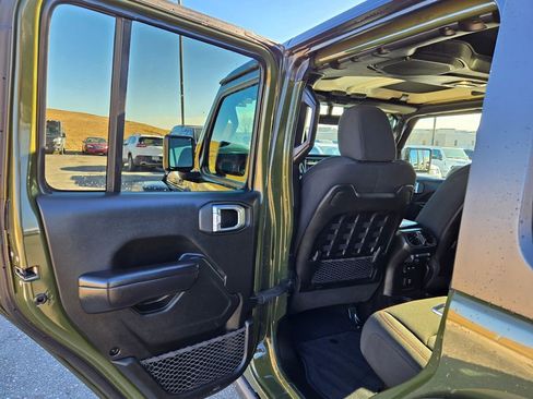 Used 2021 Jeep Wrangler Unlimited Rubicon image 28