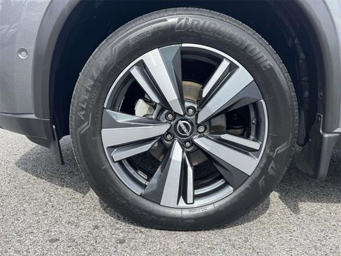 Used 2023 Nissan Rogue SL w/ SL Premium Package image 9