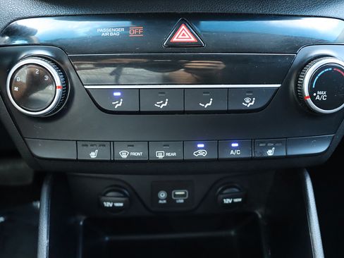 Used 2021 Hyundai Tucson Value FWD image 32