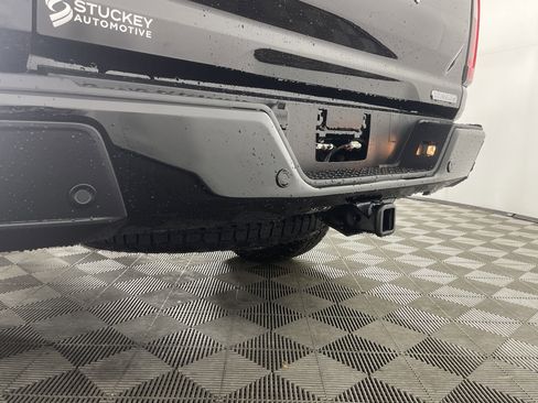 New 2025 GMC Canyon Elevation w/ Convenience Package image 6