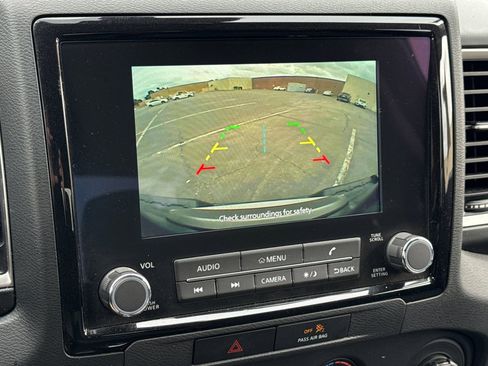 Used 2023 Nissan Frontier SV image 14