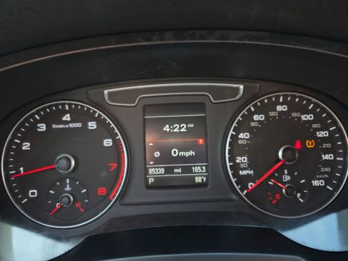 Used 2018 Audi Q3 2.0T Premium Plus w/ Premium Plus Package AWD/4WD image 10