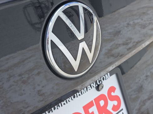 Used 2023 Volkswagen Taos SE AWD/4WD image 13