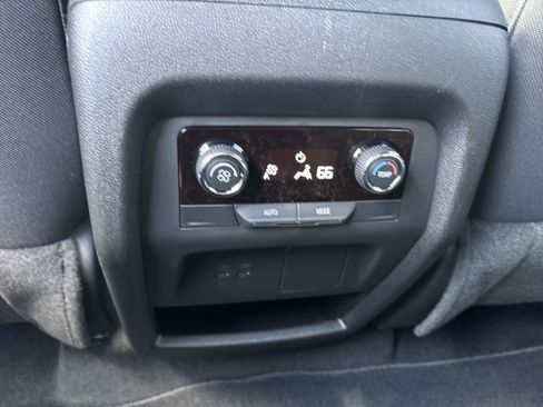New 2026 Chevrolet Traverse LT image 22