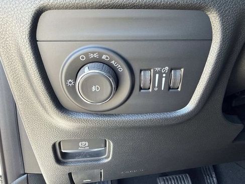 New 2026 Jeep Grand Cherokee L Limited RWD image 33