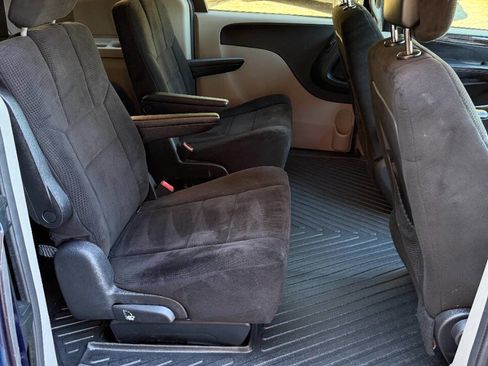 Used 2012 Dodge Grand Caravan SE image 15