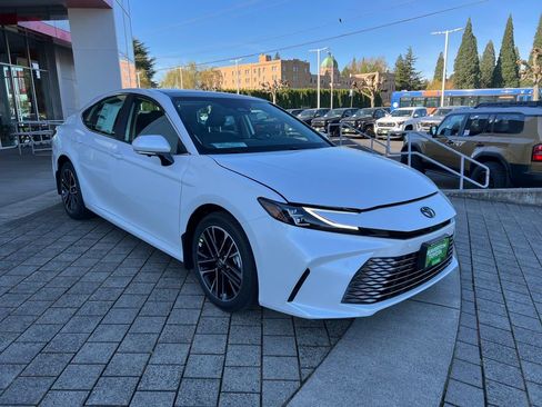 New 2026 Toyota Camry XLE image 7
