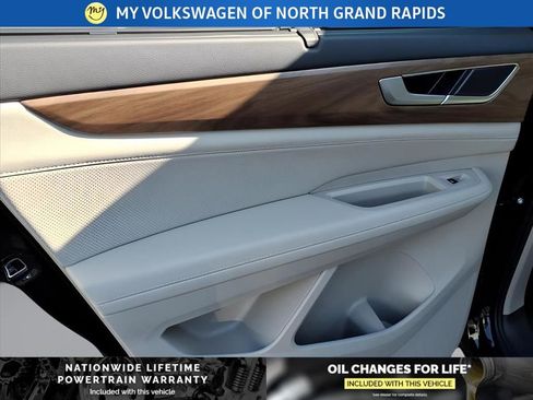 New 2026 Volkswagen Atlas SE image 12