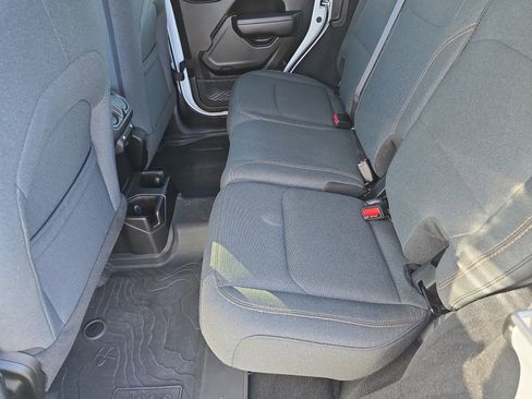 Used 2024 Jeep Wrangler Sport S image 15