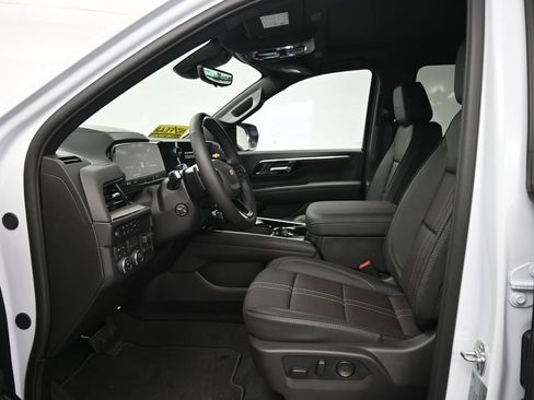 New 2026 Chevrolet Suburban High Country AWD/4WD image 14