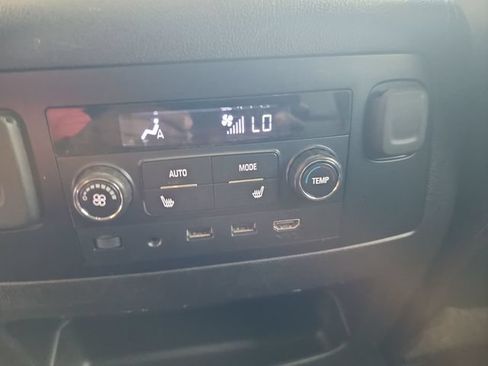 Used 2019 GMC Yukon SLT w/ Open Road Package AWD/4WD image 21