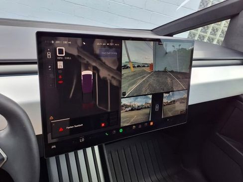 Used 2024 Tesla Cybertruck AWD Crew Cab image 22