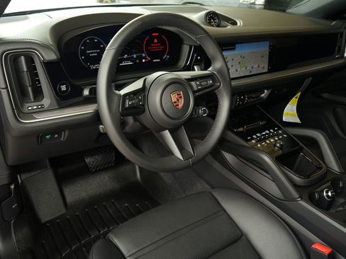 Used 2026 Porsche Cayenne Coupe w/ Premium Package Plus AWD/4WD image 10
